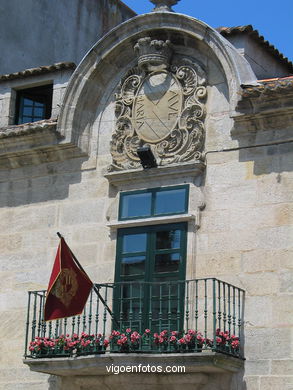Casa del Dean Mendoza (s. XVIII) - Baiona. 