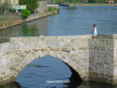 Puente del r�o Mi�or (Baiona). 