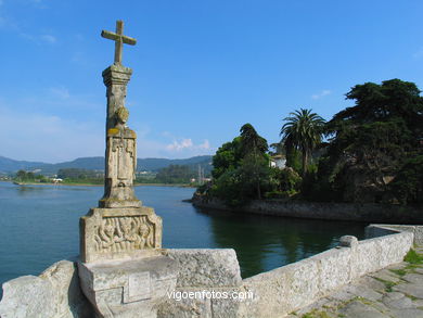 Puente del r�o Mi�or (Baiona). 