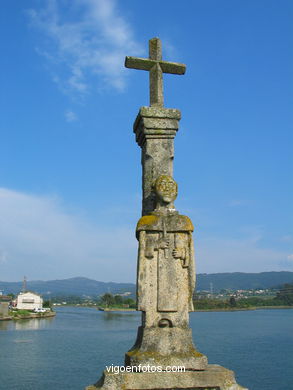 Puente del r�o Mi�or (Baiona). 