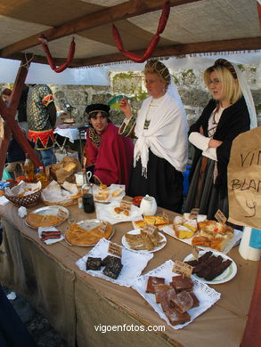 Puestos del Real Mercado de la Fiesta de la Arribada - Baiona.