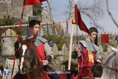 Torneo de justas, tiro de venablos y derribo del estafermo en la playa de Ribeira. Fiesta de la arribada - Baiona. 