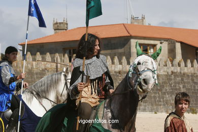 Torneo de justas, tiro de venablos y derribo del estafermo en la playa de Ribeira. Fiesta de la arribada - Baiona. 