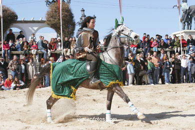 Torneo de justas, tiro de venablos y derribo del estafermo en la playa de Ribeira. Fiesta de la arribada - Baiona.