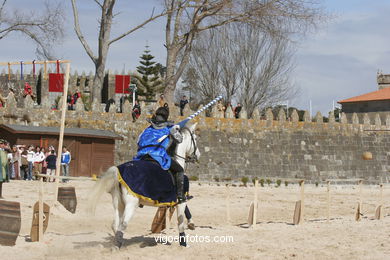 Torneo de justas, tiro de venablos y derribo del estafermo en la playa de Ribeira. Fiesta de la arribada - Baiona.