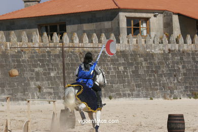 Torneo de justas, tiro de venablos y derribo del estafermo en la playa de Ribeira. Fiesta de la arribada - Baiona.
