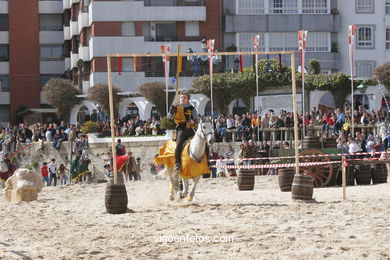 Torneo de justas, tiro de venablos y derribo del estafermo en la playa de Ribeira. Fiesta de la arribada - Baiona. 