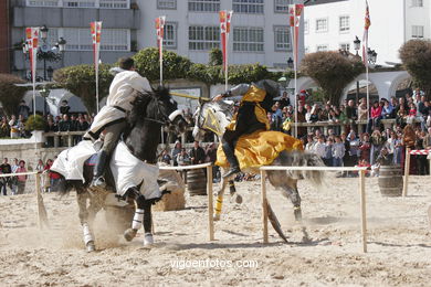 Torneo de justas, tiro de venablos y derribo del estafermo en la playa de Ribeira. Fiesta de la arribada - Baiona.