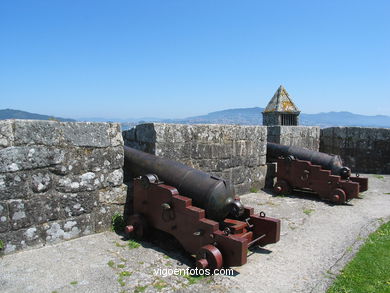 Bater�as de la Fortaleza de Monterreal - Baiona. 