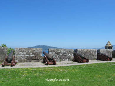 Bater�as de la Fortaleza de Monterreal - Baiona. 