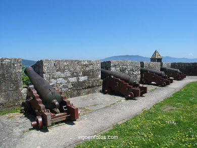Bater�as de la Fortaleza de Monterreal - Baiona. 
