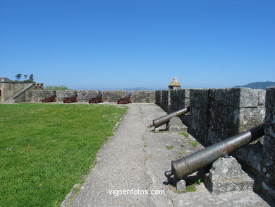 Bater�as de la Fortaleza de Monterreal - Baiona. 