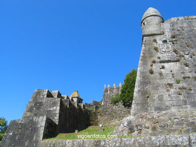 Recinto amurallado - Fortaleza de Monterreal - Baiona. 
