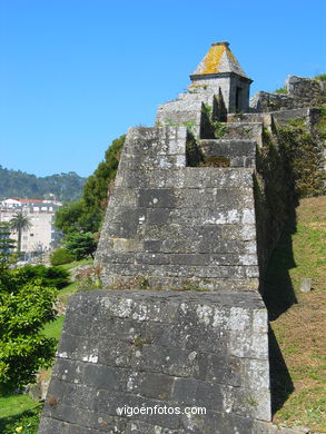 Recinto amurallado - Fortaleza de Monterreal - Baiona. 