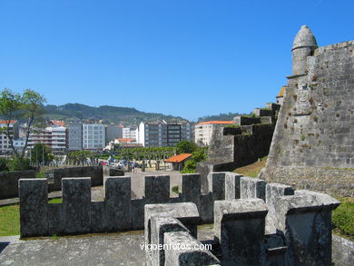 Recinto amurallado - Fortaleza de Monterreal - Baiona. 
