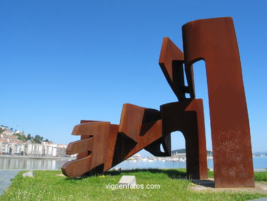 Escultura - (1999 - Soledad Penalta) - Baiona. 