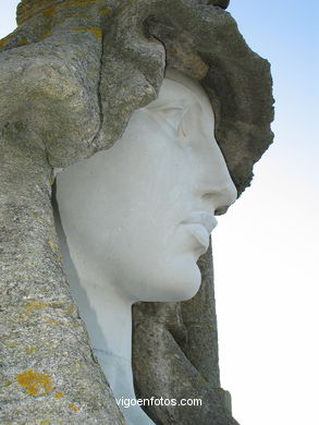 Virgen de la Roca (1930 - A. Palacios - Mariano Benlliure) - Baiona.