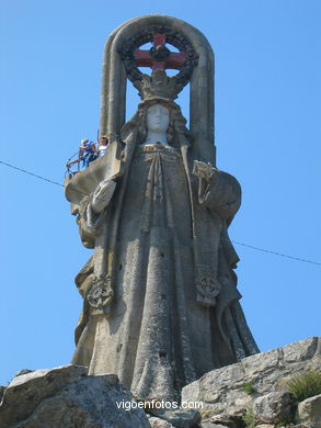Virgen de la Roca (1930 - A. Palacios - Mariano Benlliure) - Baiona. 