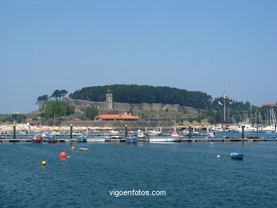 Puerto deportivo de Baiona. 