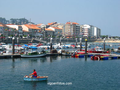 Puerto deportivo de Baiona. 