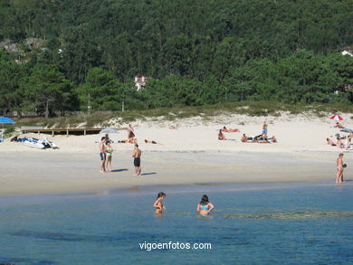 Playa de Lim�ns - Cangas. 