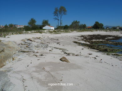 Playa del Medio - Cangas. 