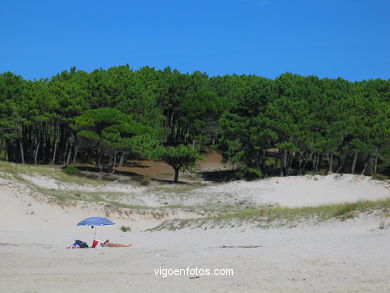 Playa de Melide - Cangas. 
