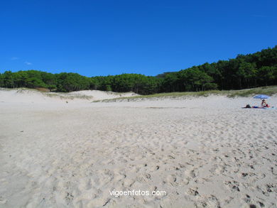 Playa de Melide - Cangas. 