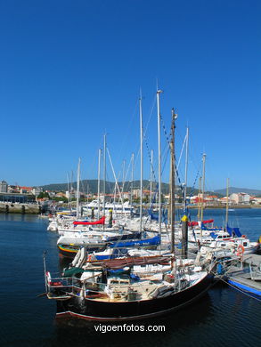 Puerto Deportivo - Cangas. 