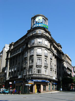 Edificio para Emilio M�ndez (La Peineta)  - Jenaro de la Fuente �lvarez (1926) (CALLE URZAIZ)
-  (Ver mapa). 