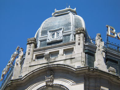 Edificio Banco de Vigo (Pastor) - Manuel Gómez Román (1923) (CALLE POLICARPO SANZ)
- (Ver mapa).