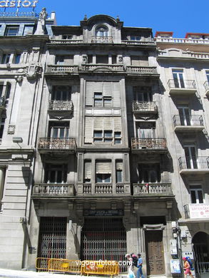 Casa viviendas Colón 12 - Manuel Gómez Román (CALLE COLON)
- (Map location).