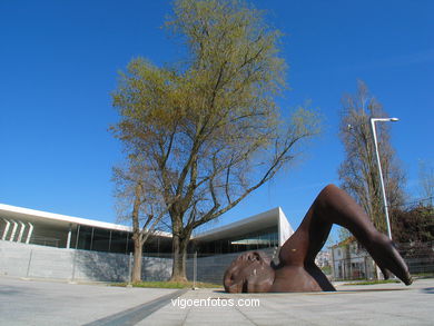 P. Estrela (V�zquez Consuegra). Project Open Vigo to the sea. 