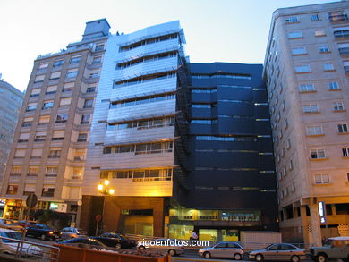 Centro de Salud SERGAS en Rosal�a de Castro  (2003) (CALLE ROSALIA DE CASTRO)
-  (Ver mapa). 