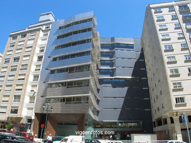 Centro de Salud SERGAS en Rosal�a de Castro  (2003) (CALLE ROSALIA DE CASTRO)
-  (Ver mapa). 