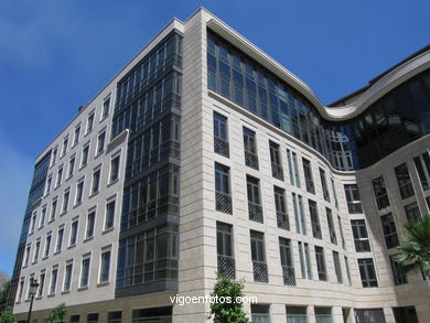 Edificio �lvarez Arg�elles  (CALLE LUIS TABOADA). 