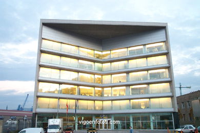 Edificio de la Xunta (2002) (CALLE MONTERO RIOS)
- (Map location).
