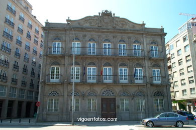 Rectorado - Edificio Fernando Carreras - Manuel de Uceda (1863) (CALLE AREAL)
- (Ver mapa).