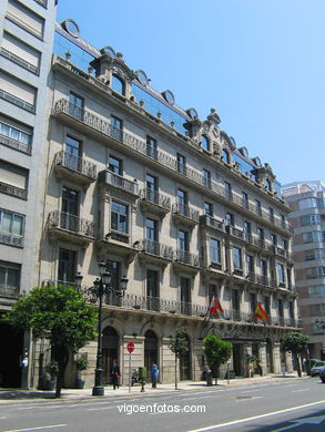Casas de Oya - Miguel Pacewicz (1904) (AVDA GARCIA BARBON)
- (Map location).