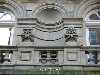 Edificio Acuña Soaje - Miguel Pacewicz (1897) (CALLE POLICARPO SANZ)
- Mapa.