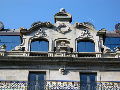 Casas de Oya - Miguel Pacewicz (1904) (AVDA GARCIA BARBON)
- (Map location).