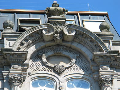 Edificio El Moderno  - Miguel Pacewicz (1897) (CALLE POLICARPO SANZ)
-  (Ver mapa). 