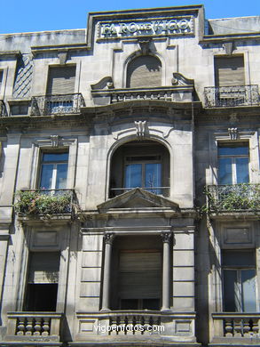 Antigo Edificio Faro de Vigo - Jenaro de la Fuente Domínguez (1912) (CALLE COLON)
- Mapa.