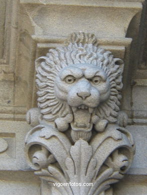 Edificio Bonín - Jenaro de la Fuente Domínguez (1910) (CALLE AREAL)
- (Ver mapa).