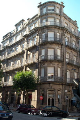 Casa para Domingo Estévez Álvarez - Jenaro de la Fuente Domínguez (1914) (CALLE LUIS TABOADA)
- (Map location).