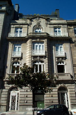 Casa para Benito Sanjurjo Ram�rez de Arellano  - Miguel Pacewicz (1906) (PLAZA COMPOSTELA)
-  (Map location). 