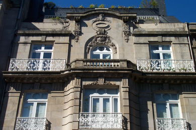 Casa para Benito Sanjurjo Ram�rez de Arellano  - Miguel Pacewicz (1906) (PLAZA COMPOSTELA)
-  (Map location). 