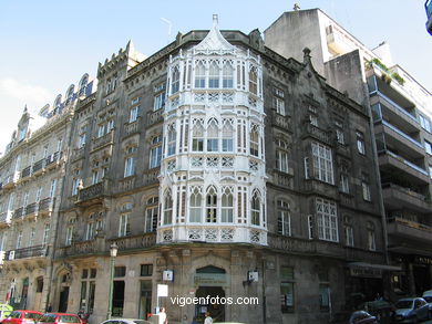 Casa Y��ez  - Miguel Pacewicz (1900) (PLAZA COMPOSTELA)
-  (Ver mapa). 
