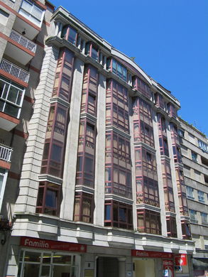 Edificio en calle Oporto  (CALLE OPORTO). 