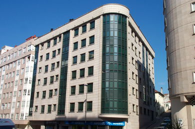 Edificios Modernos por Travesía.